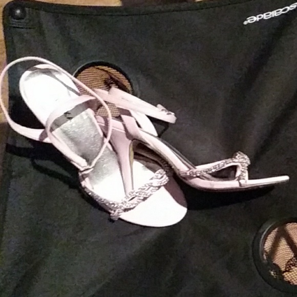 Heels - Picture 3 of 4